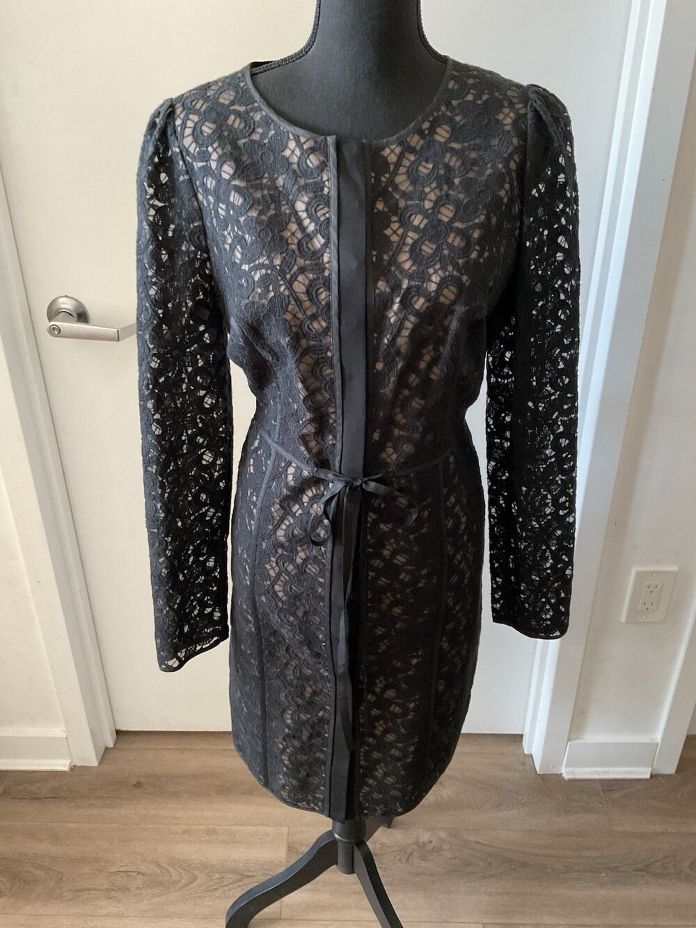 Hoss Intropia Black Floral Lace Midi Coat Dress Satin Trim Tie Waist Women’s S44